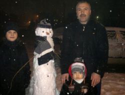 ELBİSTAN'DA KAR SEVİNCİ UYUTMADI