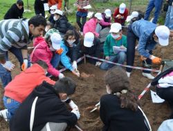 İlköğretim Öğrencilerine Uygulamalı Doğa Ve Bilim Dersi