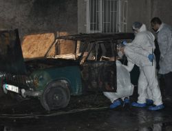 Yanan Araçtan Çocuk Cesedi Çıktı