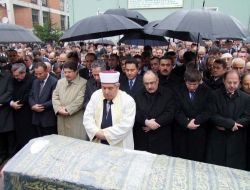 İçişleri Bakanı Beşir Atalay'ın Ağabeyi Toprağa Verildi!