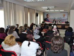 Ak Partili Pelin Gündeş Bakır, Kadınlara Depremle İlgili Bilgi Verdi