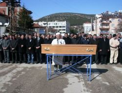 Bucak Müftüsü, Annesini Son Yolculuğuna Uğurladı