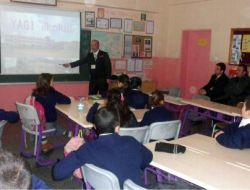 Japon Eğitimciler, Çocuklara Afetleri Anlattı