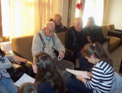 Miniklerden Huzurevi Sakinlerine Ziyaret