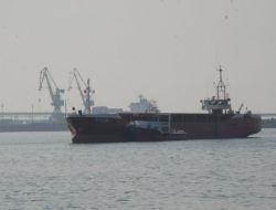 Kuru Yük Gemisi Limana Alındı