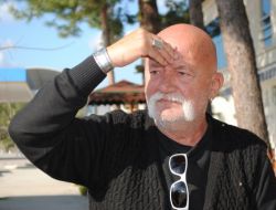 Kalp Krizi Geçiren Tilmaç, Bir Daha Ağzına Sigara Almamaya Söz Verdi