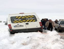 Sivas'ta Ulaşım Ve Taşımalı Eğitime Kar Engeli