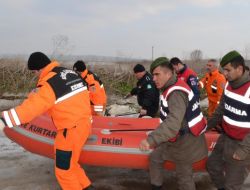 Donmak Üzere Olan Kaçakları Jandarma Kurtardı