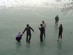 BEYŞEHİR GÖLÜ DONDU!!