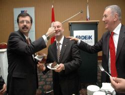 Müsiad Başkanı Vardan'a Bratislava'da Yaş Günü Sürprizi