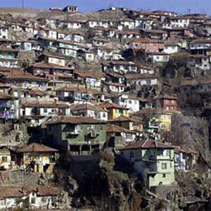 Ankara'da zemini kayan mahalle boşaltılıyor