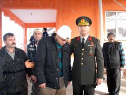 Soba Faciasında Ailesini Kaybeden Uzman Çavuşu Komutanları Yalnız Bırakmadı