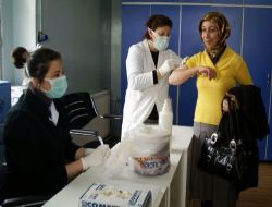 Patnos'ta Domuz Gribi İlk Olarak Sağlık Personeline Ve Basın Mensuplarına Yapıldı