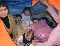 Evleri Yanan İki Aileye Kimse Yok Mu Sahip Çıktı