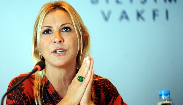 Erkler kavgasını dehşetle izliyoruz