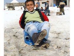 SU BİDONLARIYLA KAYAK KEYFİ