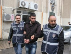 Apartman Girişlerinde Kadınları Gasp Eden Zanlı Yakalandı