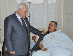 Vali Çolak Hastaları Ziyaret Etti