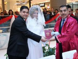 14 Şubat'ta 14 Çift Saat 14.00'te 'Evet' Dedi