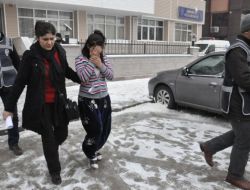 Kadın Hırsızları Güvenlik Kamerası Yakalattı