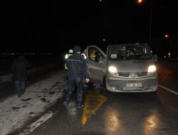 Kom Ekipleri Şüpheli Bir Araç İçin Çevre Yolunda Uygulama Yaptı