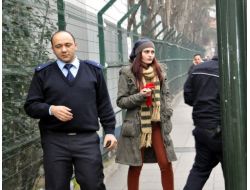 Cüzdanı Kaybolan Genç Kız Otobüsü Bekletti, Yolcular İsyan Etti