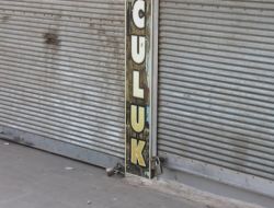 CİZRE’DE KEPENKLER KAPALI