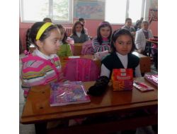 'Kumbaram Dolsun Van'a Okul Olsun' Projesine Minik Öğrencilerden Destek