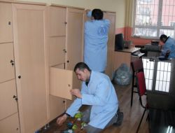 Okulları Tamir Ederek Sınav Oluyorlar