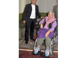Başkan Sözen, Yürüme Engelli Kadına Akülü Araba Hediye Etti