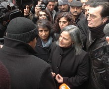 Taksim'de BDP'lilere müdahale