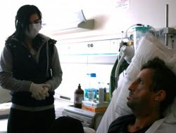 Donör Ahmet Kaya’nın Kızı Yüz Nakli Olan Uğur'u Ziyaret Etti