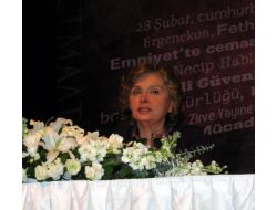 Nazlı Ilıcak Okurlarıyla Buluştu!