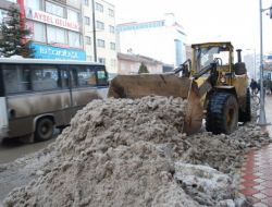 Turhal Belediyesi Kar Temizliğine Devam Ediyor