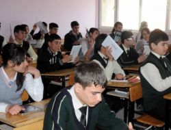 Diyarbakır'daki 4 Okula Tablet Bilgisayar Dağıtıldı