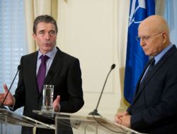 Rasmussen, Yunan Dışişleri Bakanı Dimas'la Görüştü