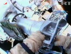 Rus Kozmonatlar Yılın İlk Uzay Yürüyüşünü Tamamladı