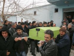 Odalarına Götürdükleri Soba Kovasından Sızan Gazdan Zehirlendiler