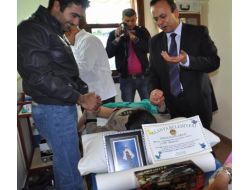 Sünnet Olan Depremzede Çocuklara Erkeklik Diploması Verildi