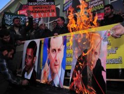 Vanlılar Beşar Esed'i Protesto Etti