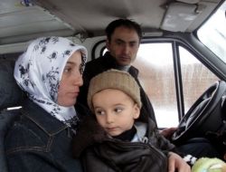 Karla Mücadele Ekipleri Yolu Kapalı Köydeki Hastalar İçin Seferber Oldu