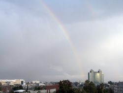 Gök Kuşağı Renkli Görüntüler Oluşturdu