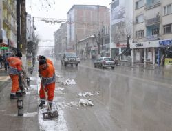 Malatya'da Karla Mücadele Çalışmaları Aralıksız Sürüyor