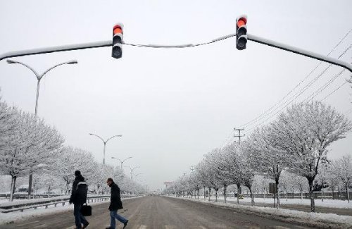 Kar 16 ilde okulları tatil ettirdi