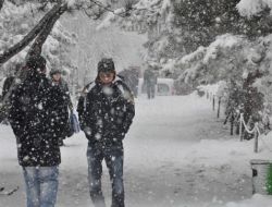 Yozgat’ta Kar Ve Tipi 108 Köy Yolunu Ulaşıma Kapadı