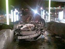 Otomobil Gişelerde Takla Attı: 2 Yaralı