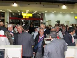 Adana'da İlk Umre Kafilesi Dualarla Uğurlandı