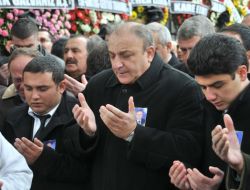 Oktay Vural, Tanrıverdi'nin Cenazesinde Gözyaşlarını Tutamadı