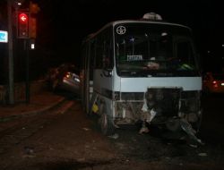 Kaygan Zemin Ve Işık İhlali Kazaya Yol Açtı