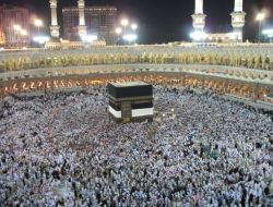 Kabe'de İzdihamı Önlemek İçin Raylı Tavaf Sistemi Geliştirildi